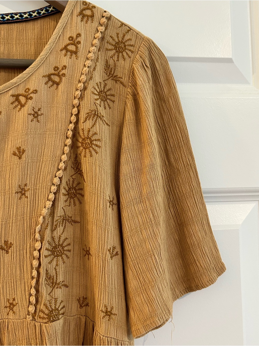 Knox Rose Embroidered Blouse Tan Size M - Picture 8 of 12